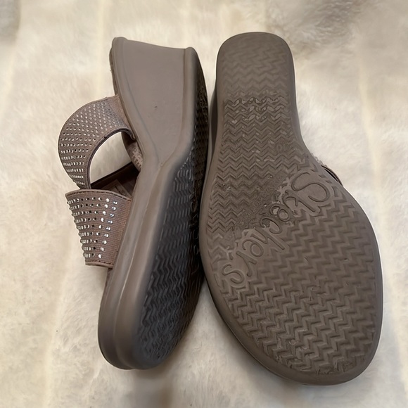 🩵PRICE DROP🩵SKECHERS MEMORY FOAM/BEIGE W/ RHINESTONES WORN GENTLY EXCELLENT💖 - Picture 3 of 7